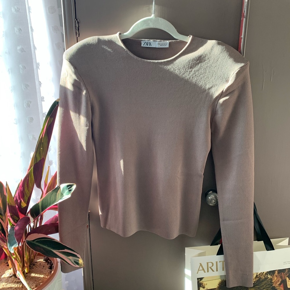 Zara shoulder pad top